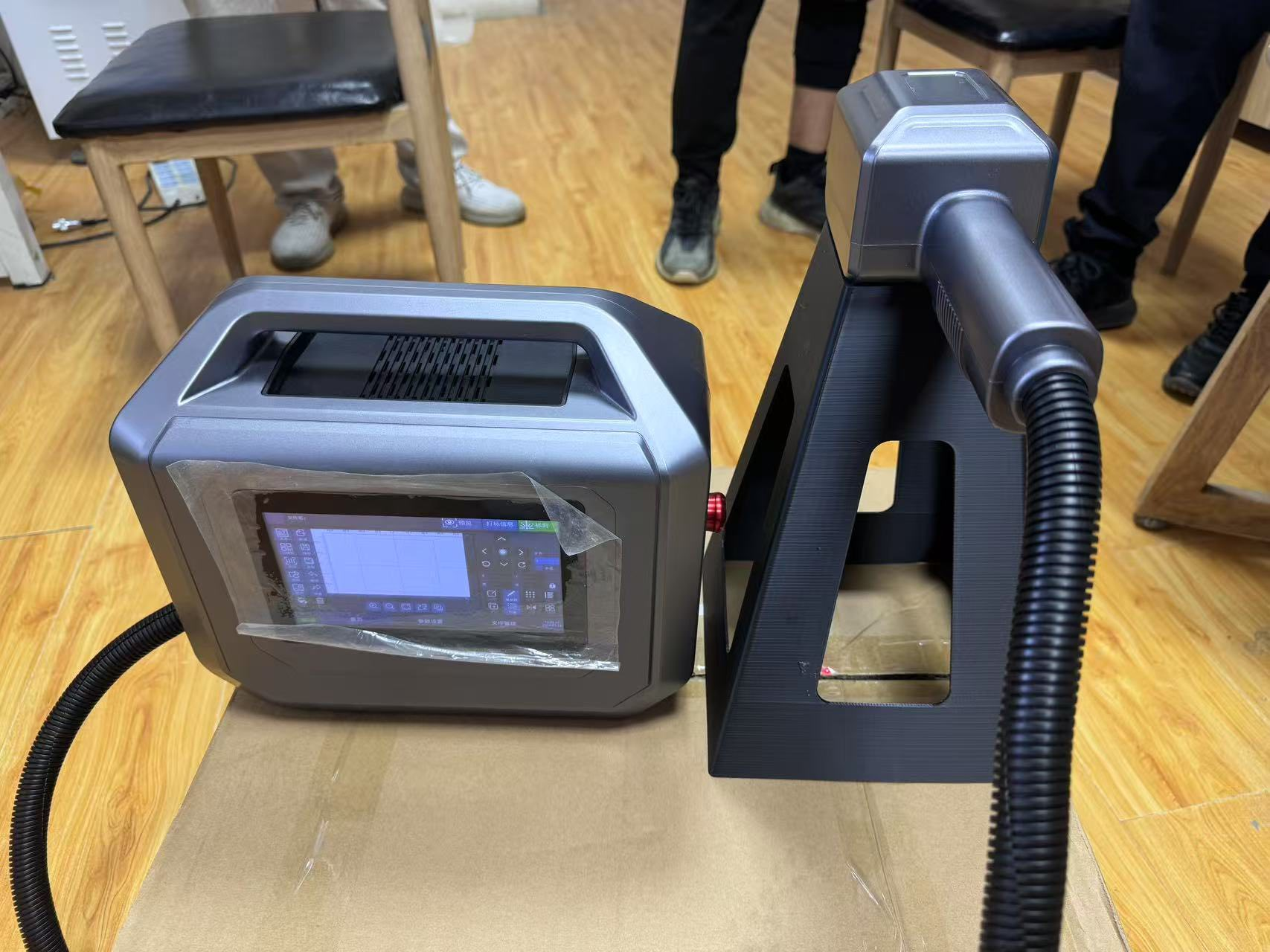 Portable Desktop Metal Fiber L - Laser Marking Machine avis et prix