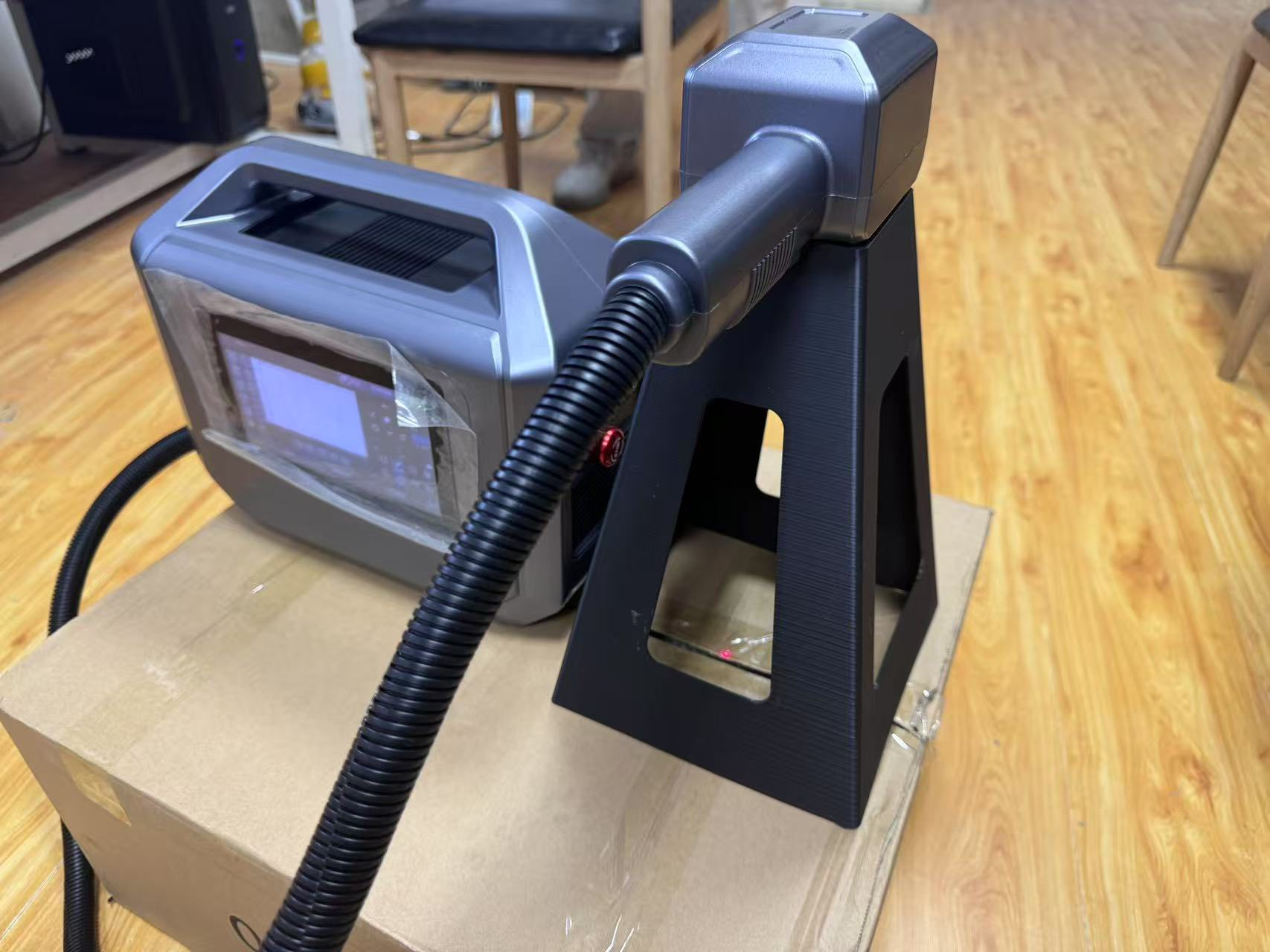 Portable Desktop Metal Fiber L - Laser Marking Machine avis et prix