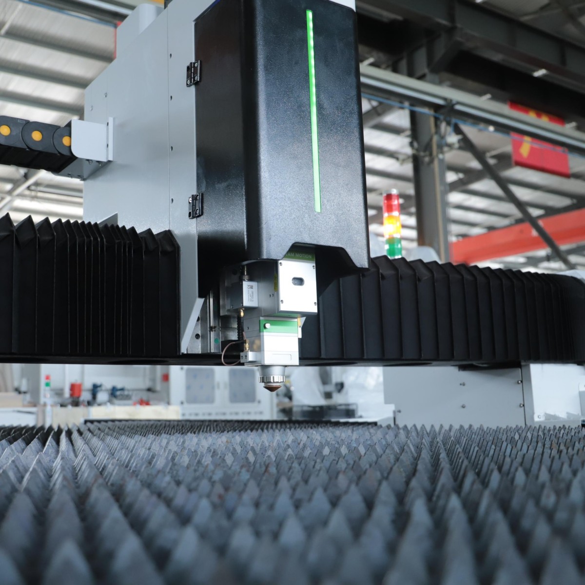 Dedicated Customer Support Iro - Industrial Laser Cutting Machine avis et prix